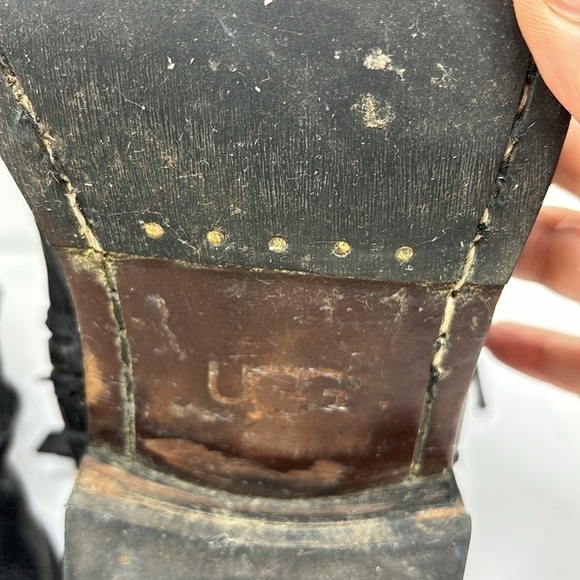 UGG Lyric Lace Up Leather Boots black size 7 These boots have a hard sole - Picture 9 of 15